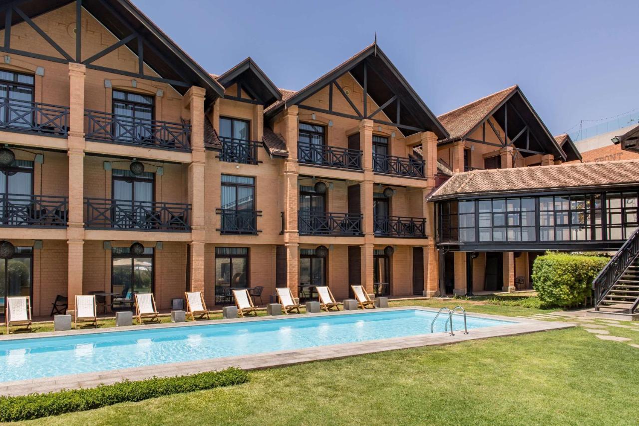 Radisson Hotel Tamboho Waterfront Antananarivo Exteriör bild