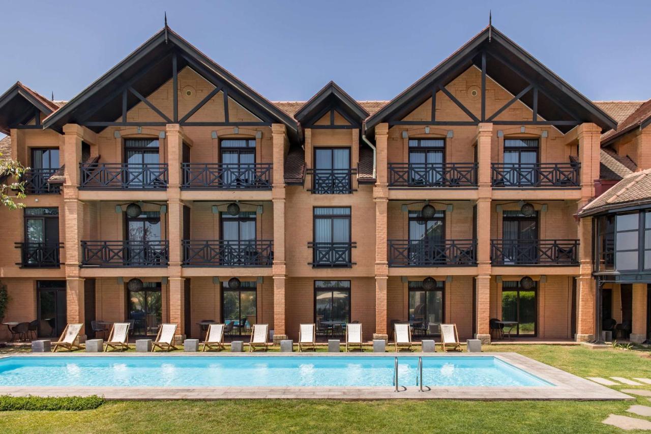Radisson Hotel Tamboho Waterfront Antananarivo Exteriör bild