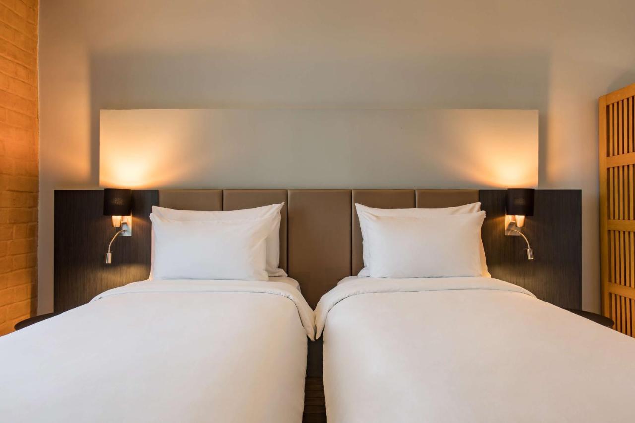 Radisson Hotel Tamboho Waterfront Antananarivo Exteriör bild