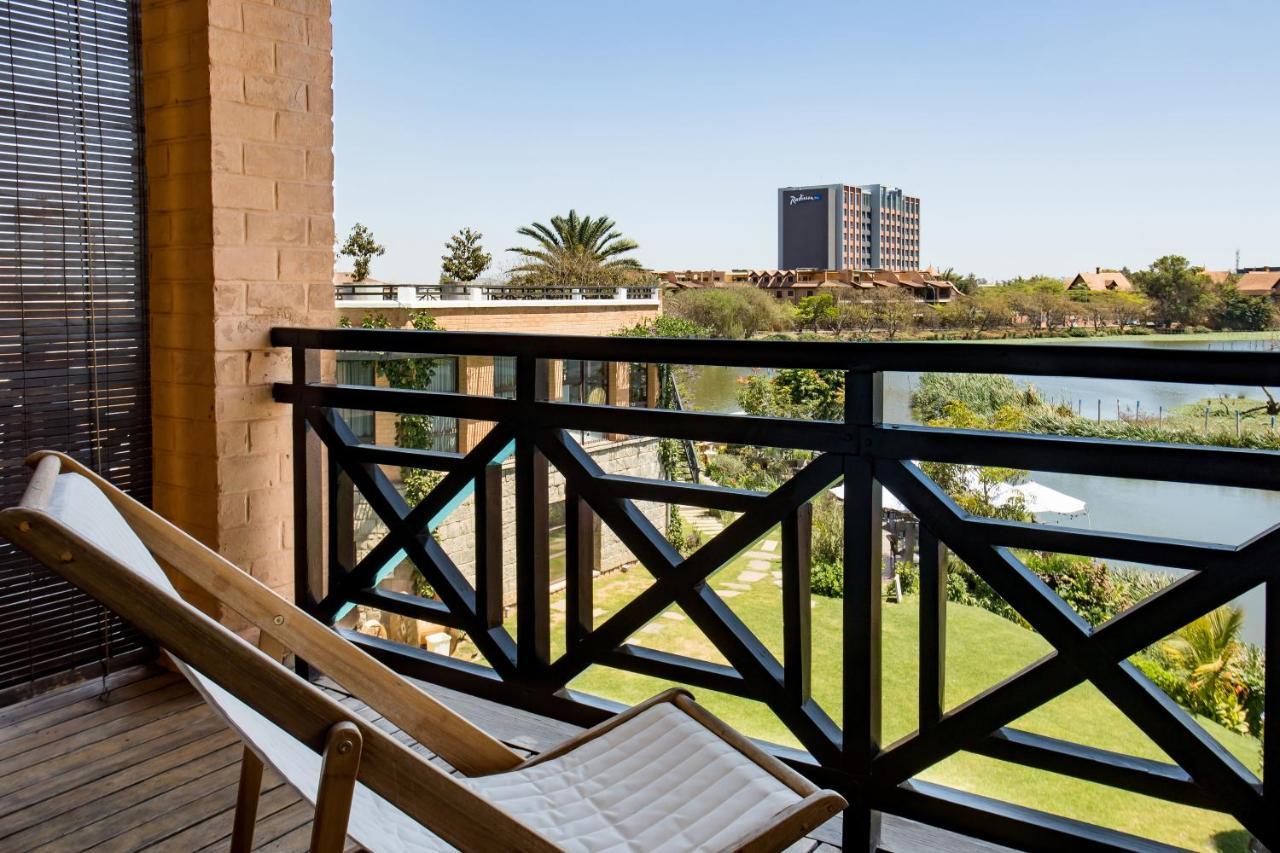 Radisson Hotel Tamboho Waterfront Antananarivo Exteriör bild