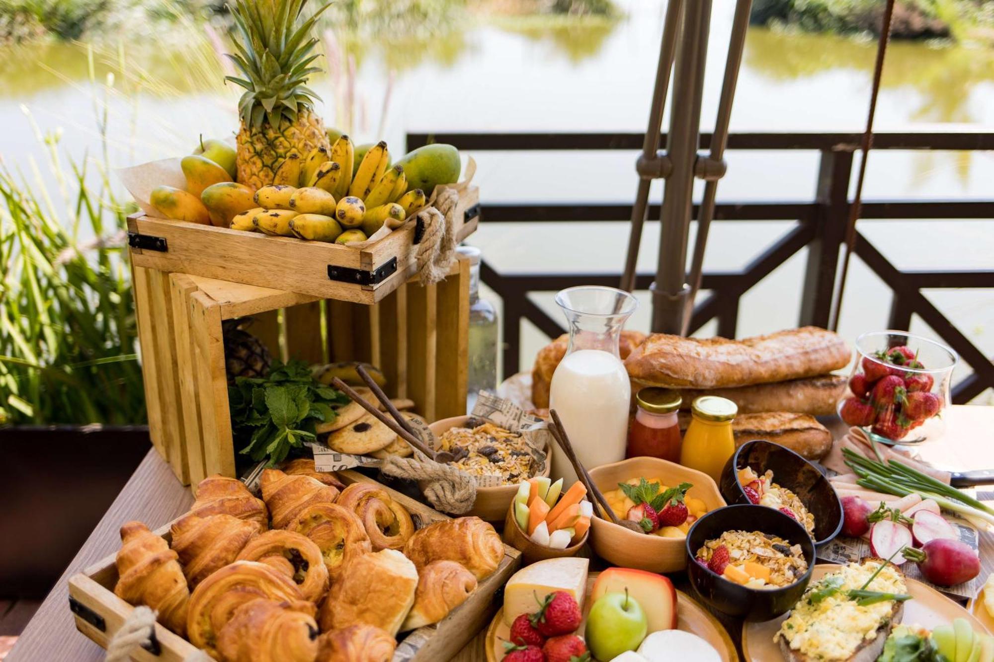 Radisson Hotel Tamboho Waterfront Antananarivo Exteriör bild
