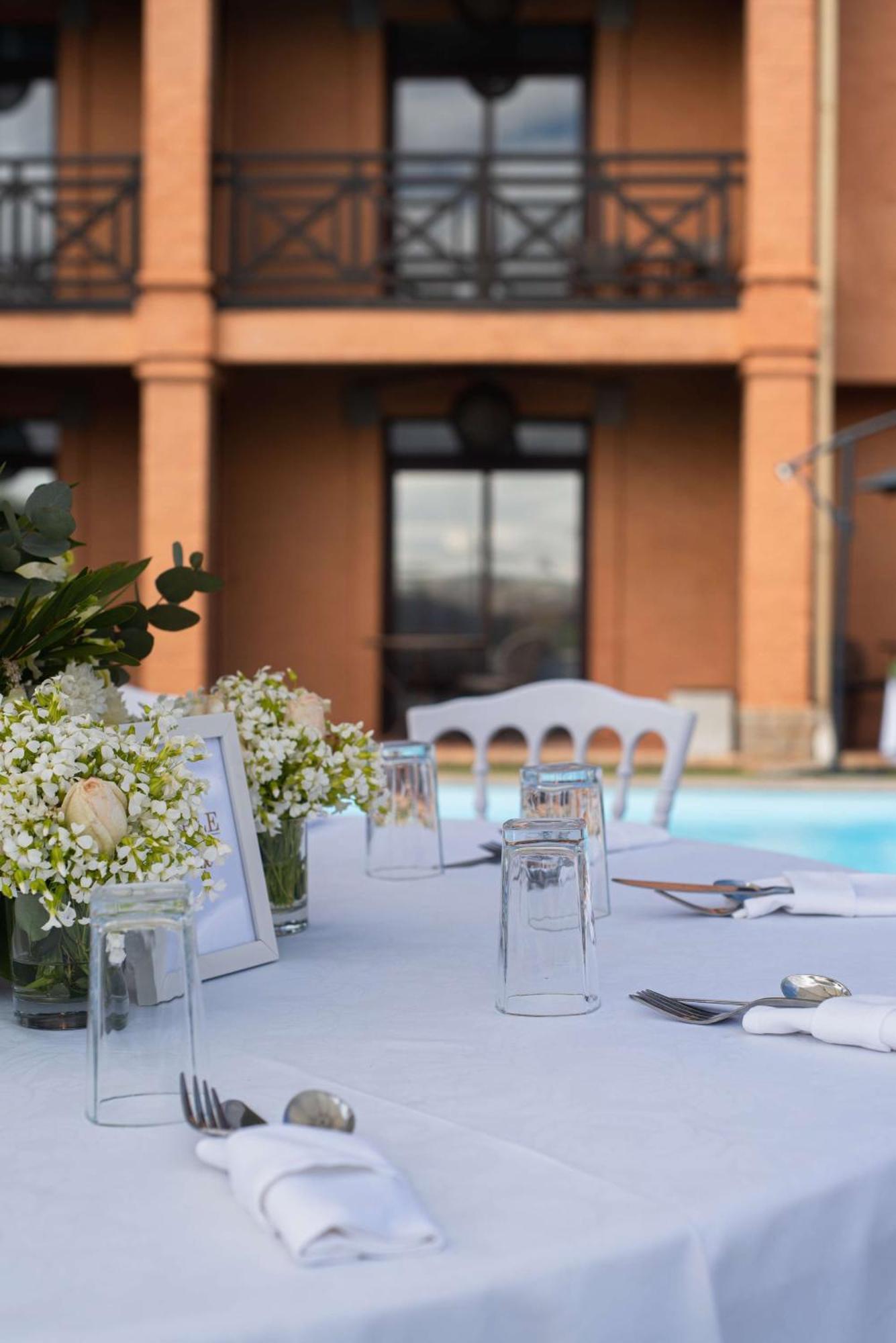 Radisson Hotel Tamboho Waterfront Antananarivo Exteriör bild